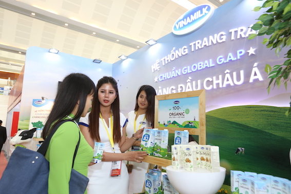Vinamilk[-]nhận[-]bằng[-]khen[-]của[-]Thủ[-]tướng[-]Chính[-]Phủ[-]về[-]phát[-]triển[-]tam[-]nông[-]bền[-]vững